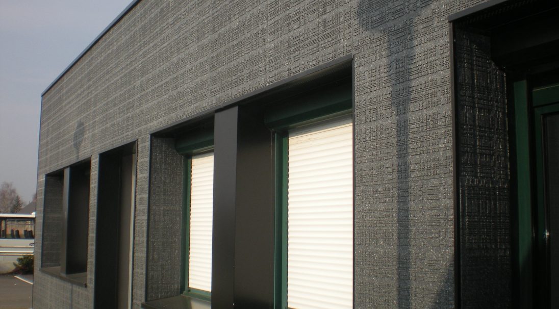 Fassade Vallée du Loir Mittelschule, Verkleidung mit oder ohne Unterkonstruktion (VmU, VoU)