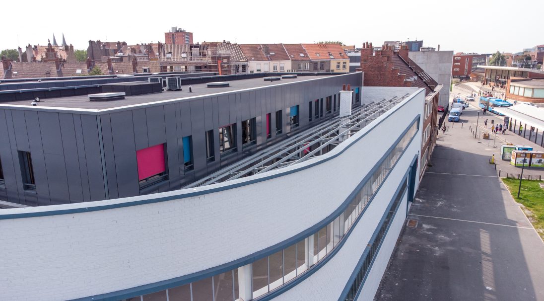 Fassade Maison de l'entrepreneuriat de Dunkerque, La Turbine (Frankreich), Verkleidung mit Unterkonstruktion (VmU), Sockeel Architecture