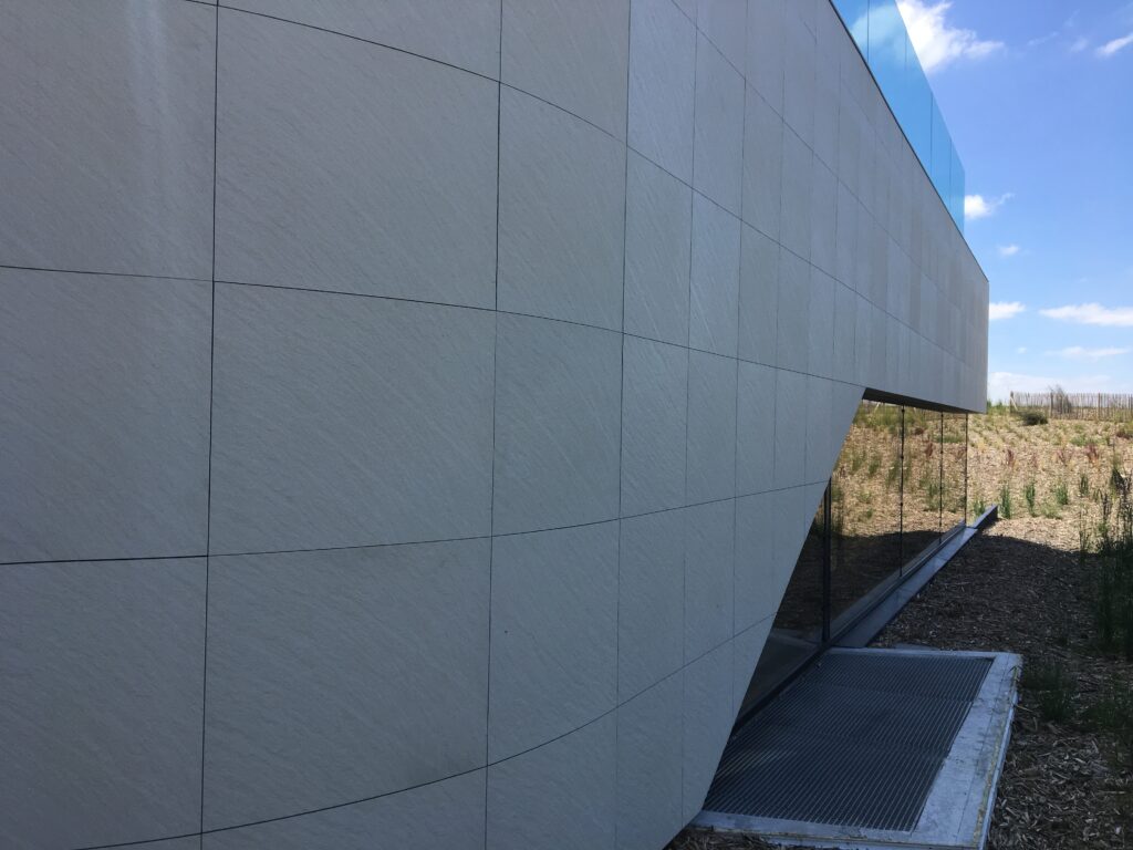 17 Chatelaillon Mercure Ibis ARD GRA ART GRA Courbes Ter Hotel 4 scaled