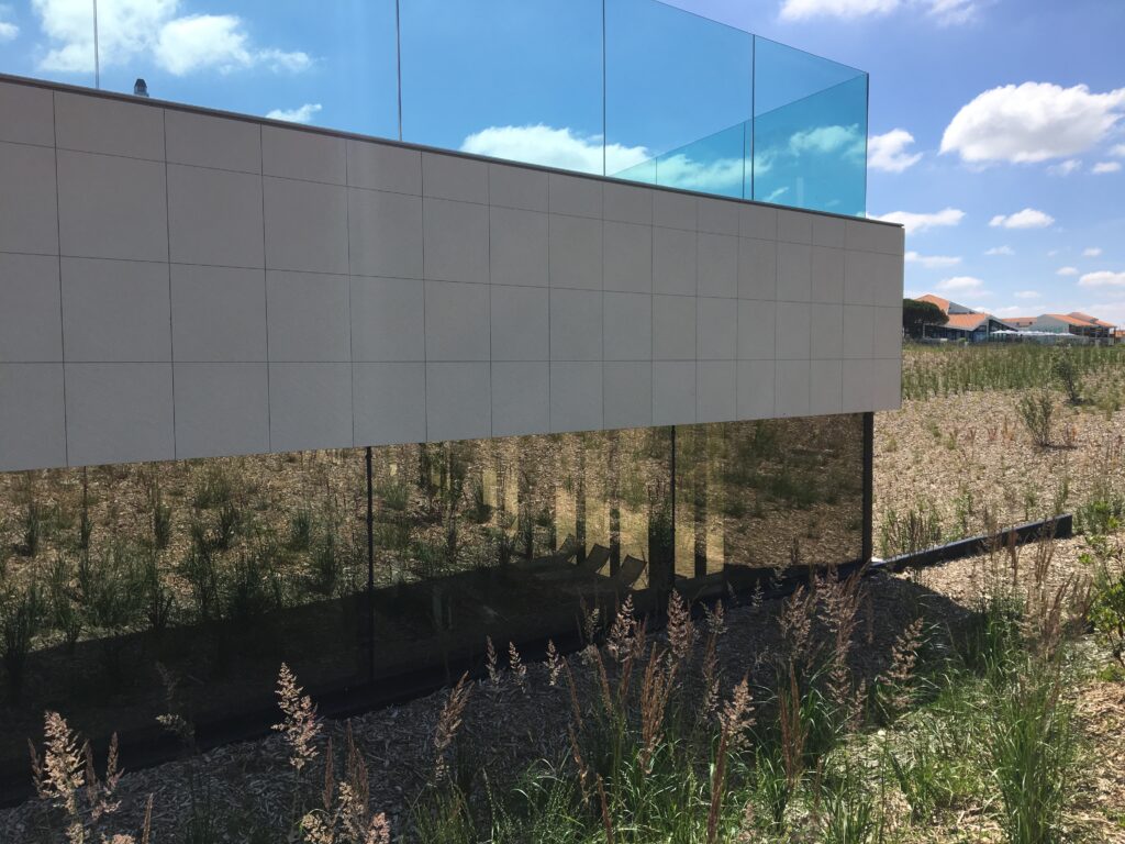 17 Chatelaillon Mercure Ibis ARD GRA ART GRA Courbes Ter Hotel 6 scaled