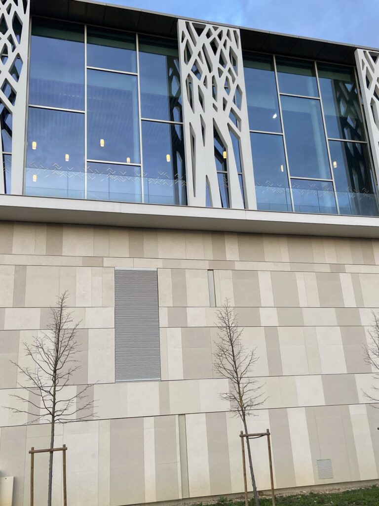 18 CENTRE CULTURELLE BOURGES ARD VERTI EMPIL COQ LV 4 scaled 1