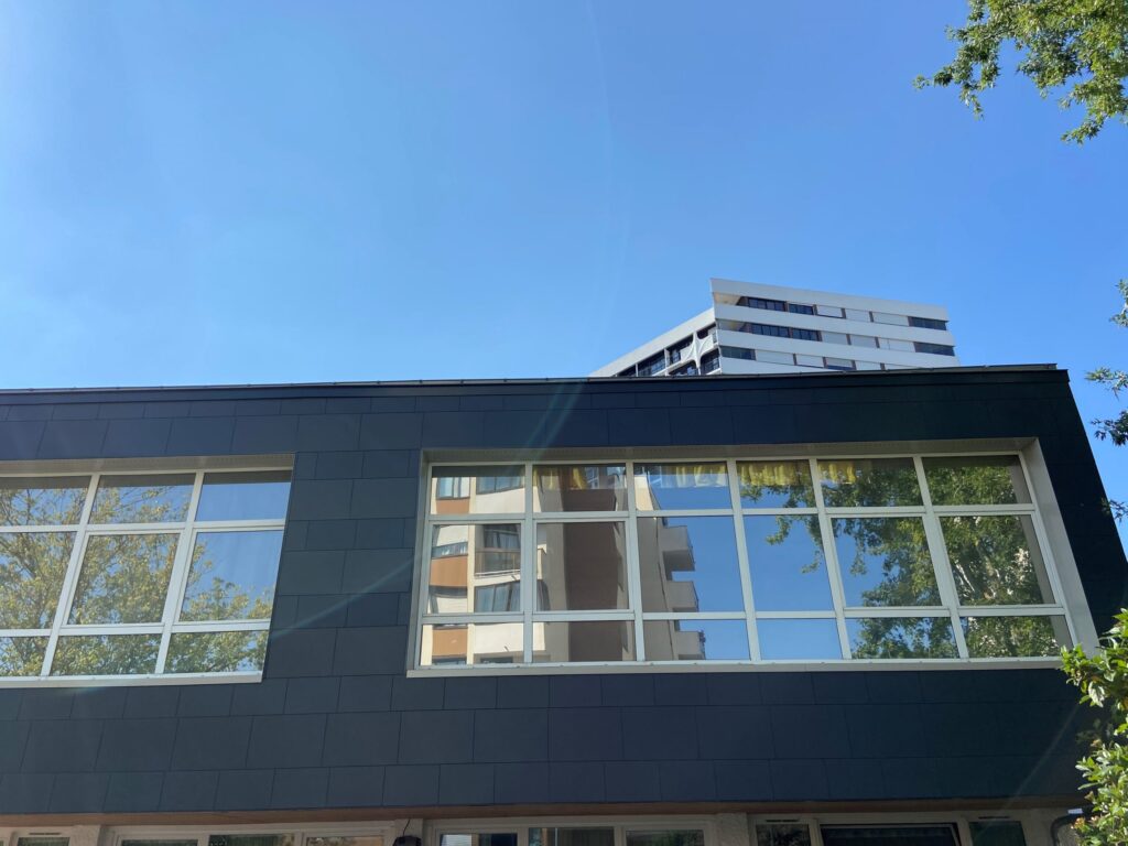 44 Nantes Ecole Louise Michel Nantes Alpha Lisse Noir Mix Format Angles AC EDU03 scaled 1