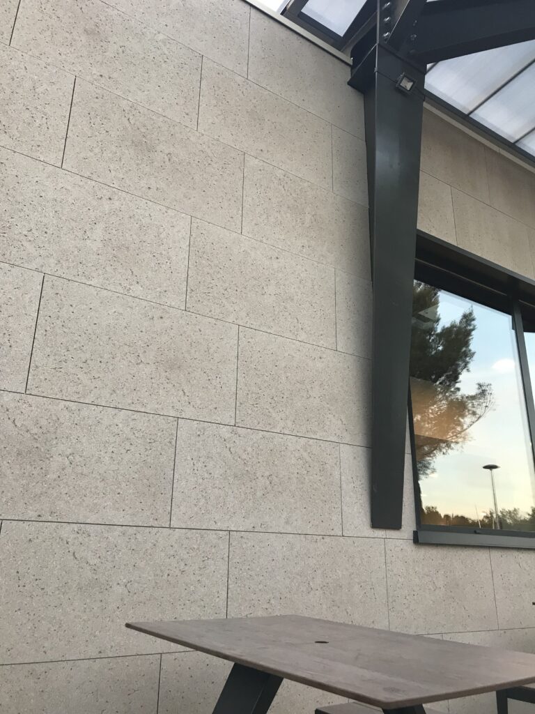 83 Aire de service MORIERES LES AVIGNONS ARD COQ HOGGAR PLT 14 e1571151503734 scaled