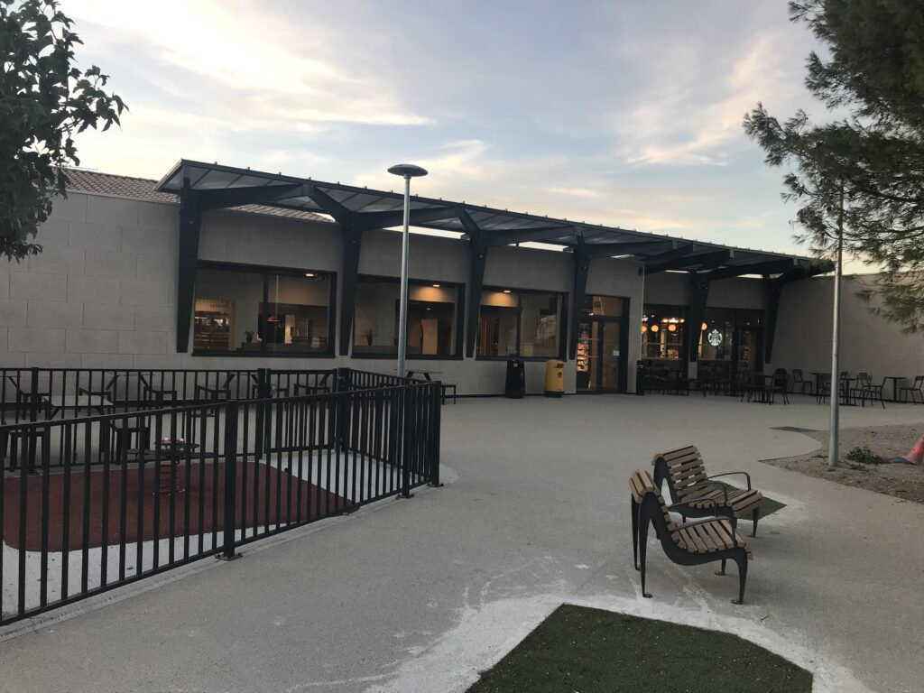 83 Aire de service MORIERES LES AVIGNONS ARD COQ HOGGAR PLT 15 scaled