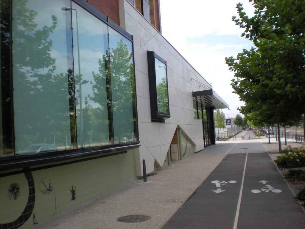 NON RES MEDIATHEQUE LES MUREAUX 9 ARTEMA RHODES scaled