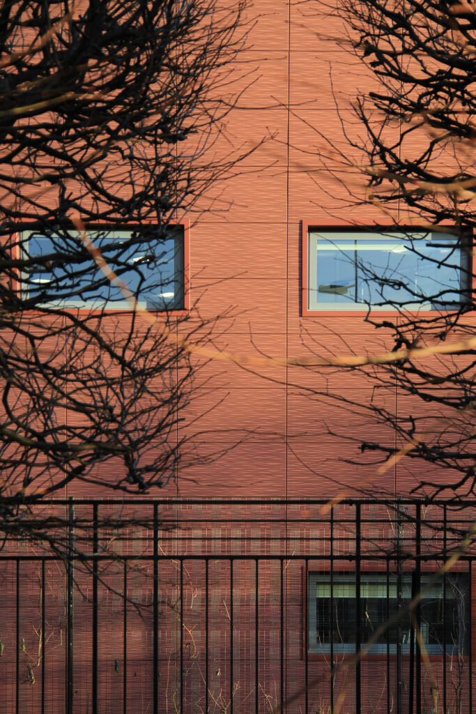 UK Liverpool Kays Medical AQU DUN iridescent 20 scaled