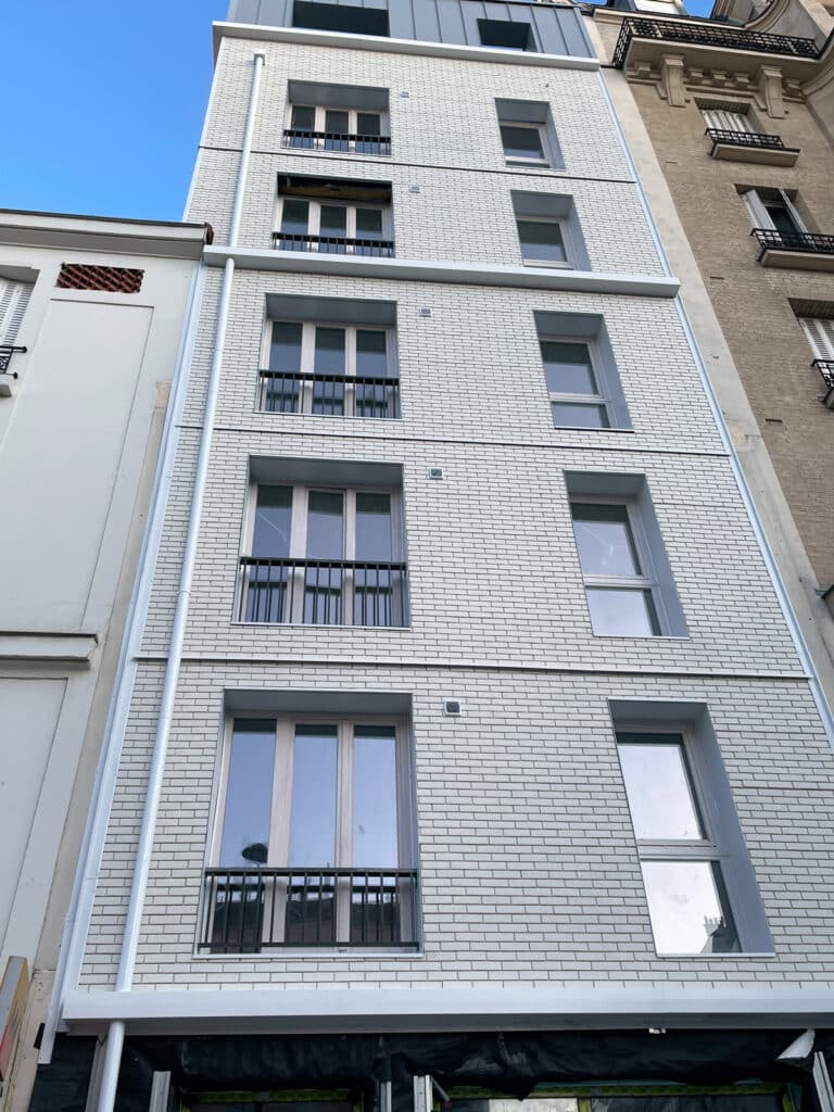 77 Fontainebleau Res Coreal ALP GRAF 900 04